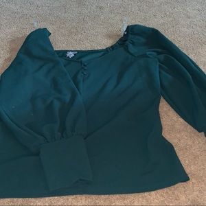 Puffy long sleeved blouse